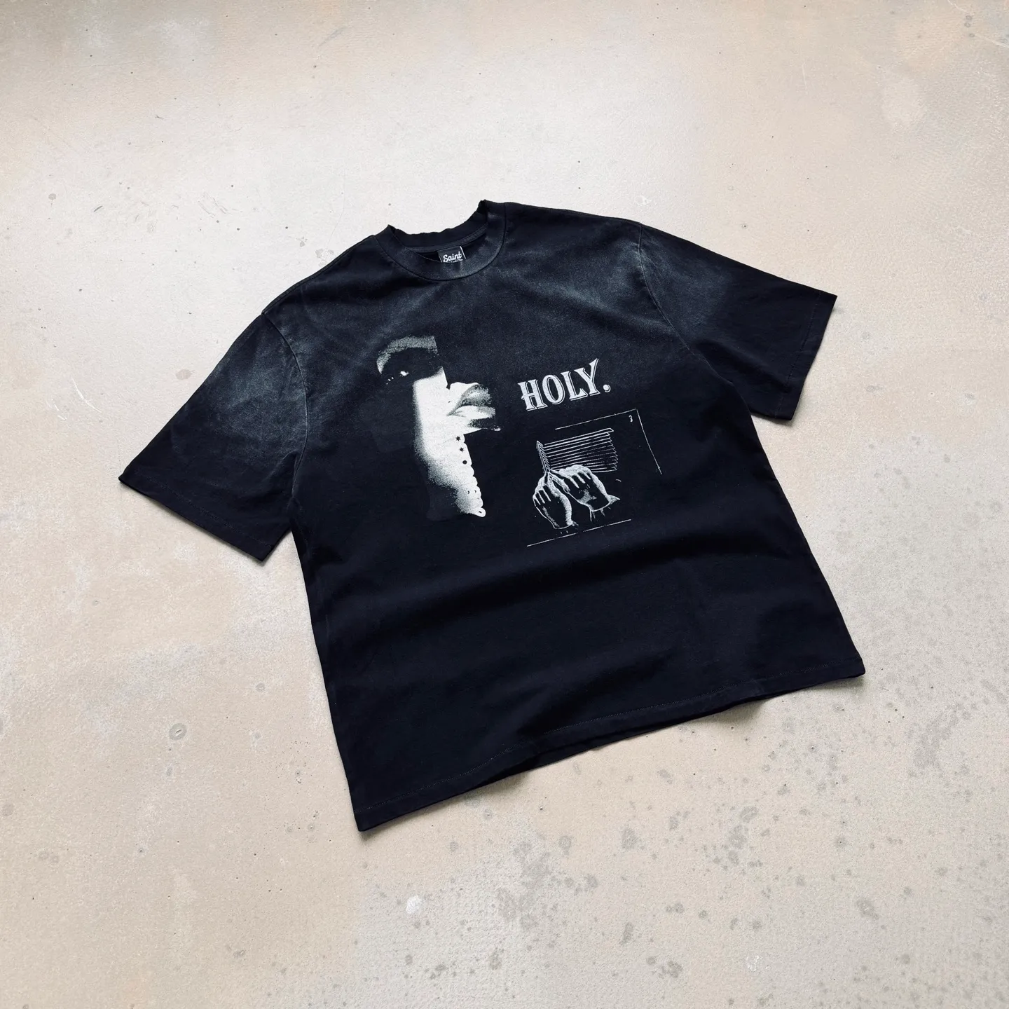 P138 # CTS-104 Bieber's same style "HOLY PRAY FOR ME" limited edition. 260g heavyweight pure cotton fabric after washing. Retro single-stitch heaven and earth stitch craftsmanship. Hand-painted + sandblasted and washed with water + hand-cut ribs. Size: S M L XL Customized 260g gram weight 100% cotton special washed fabric that is consistent with the original. With the blessing of imitation sun-drying, heavy sandblasting and fading + edge grinding + Assute fermentation and washing, the cotton feel on the surface of the fabric is well presented. Both the texture and feel are ceiling level. After the ready-made garments undergo a series of heavy washing and distressing processes, the retro and high-end sense of the entire garment is directly to the top. The garment making process of the entire garment adopts Saint The most common and complex single-needle sewing process (commonly known as single-thread heaven and earth stitch) among vintage vintage brands such as Michael